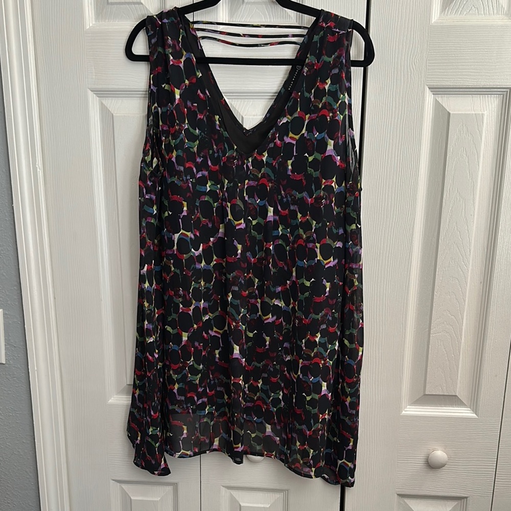 Colorful Sleeveless V-Neck Top